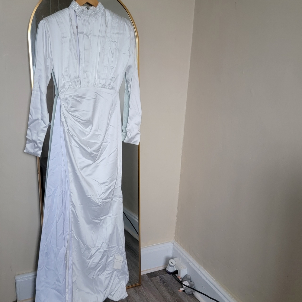NWT Miss Circle Turtle Neck Maxi White Dress Open Leg Wedding Sparkly size XS